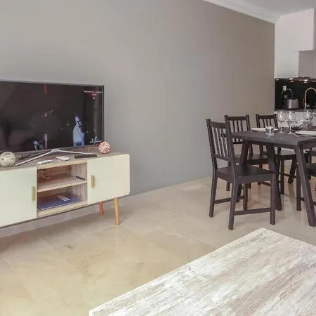 Cozy In With Kitchenette Estepona